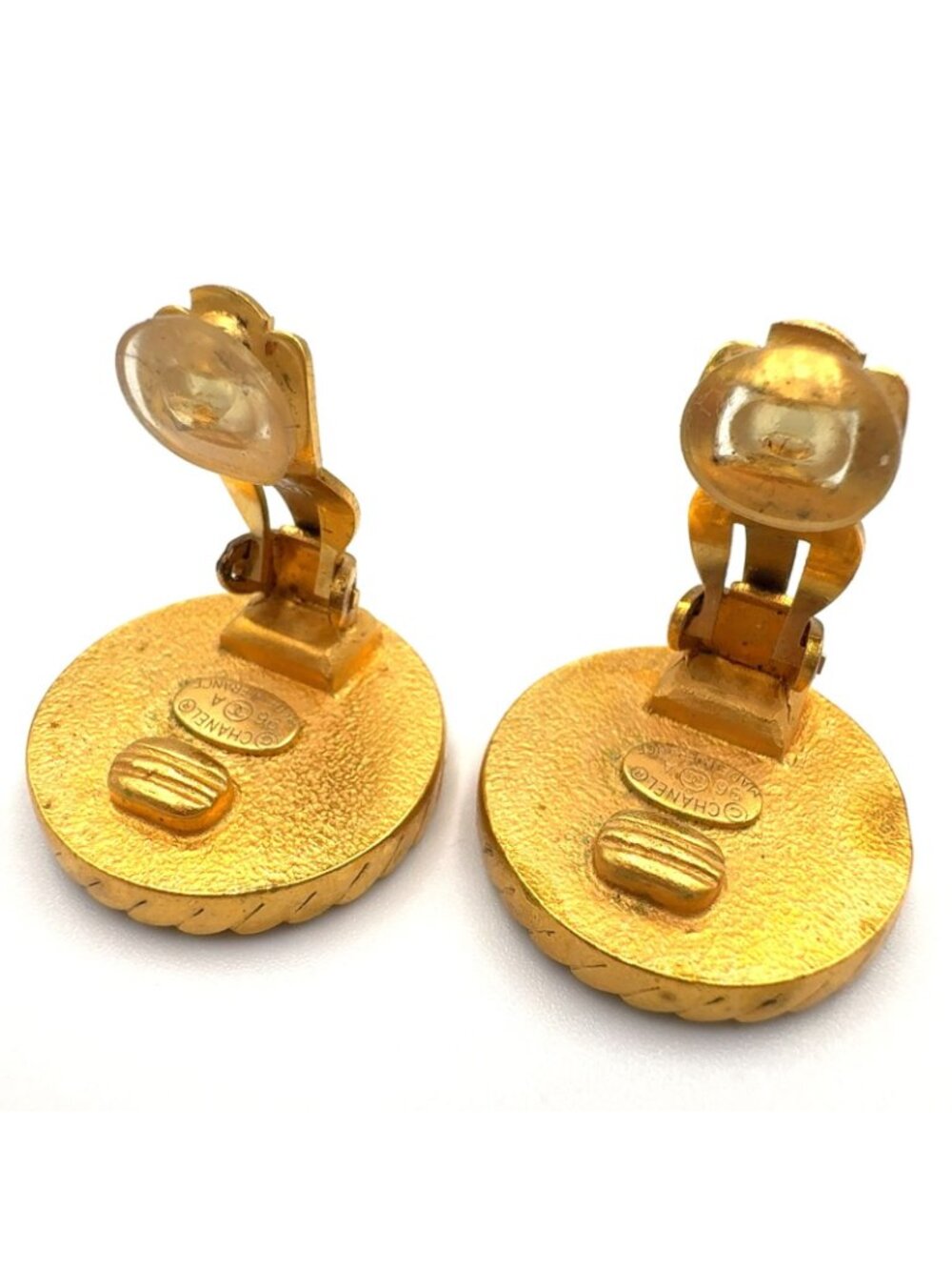 Chanel CC Logo Round Gold Plated Black Earrings - Picture 9 of 12